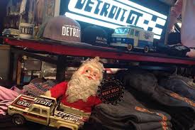 Santa tries out the Thread Sled at Rust belt Mkt 